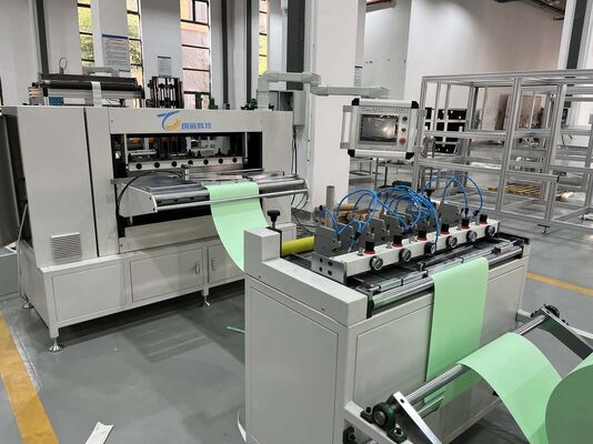 Стабильная производительность. Простота эксплуатации. Линия производства фильтров: складывание, склеивание. Поддержка длительной непрерывной работы.