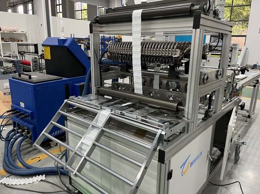 Стабильная производительность. Простота эксплуатации. Линия производства фильтров: складывание, склеивание. Поддержка длительной непрерывной работы.