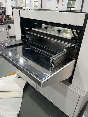 Энергосберегающая и неприхотливая полуавтоматическая машина для фальцовки фильтровальной бумаги в линиях тяжелого производства